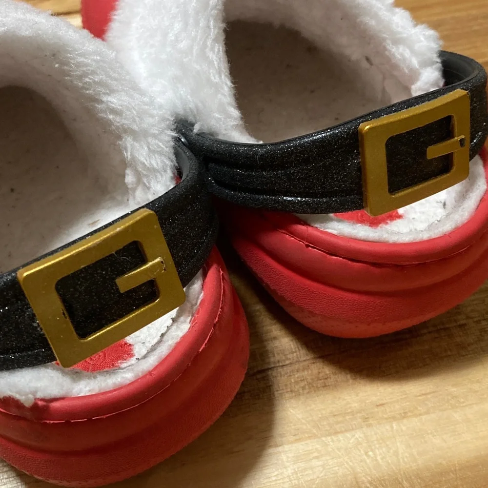 Santa CROCS Cozy Red‎ Kids Clogs with Faux Fur Lining Size 9 Toddler